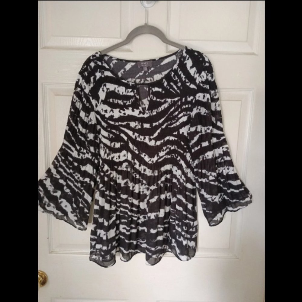 Ladies ninety clothing co. Medium Blouse